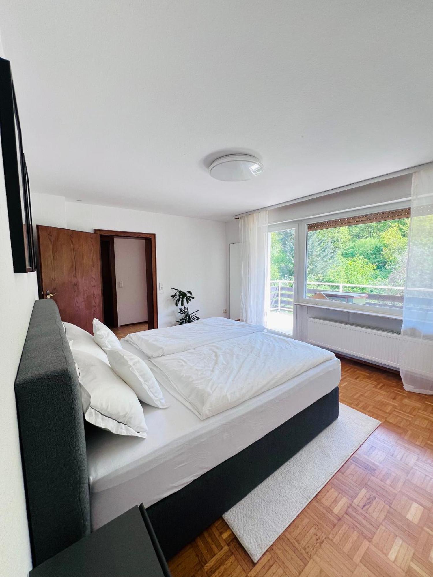 Privates Ferienhaus Mit Pool & Whirlpool Zentral In Бад-Дюркгайм Екстер'єр фото
